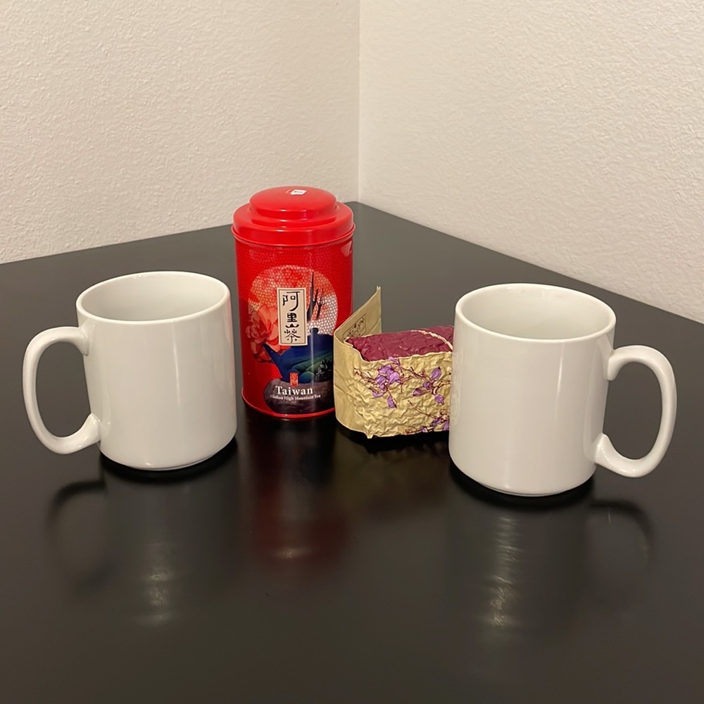 Minimalist white mugs as a set AND Taiwanese Alishan High Mountain Teas